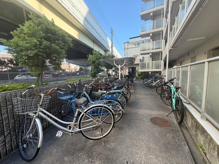 物件外観写真6　(駐輪場)