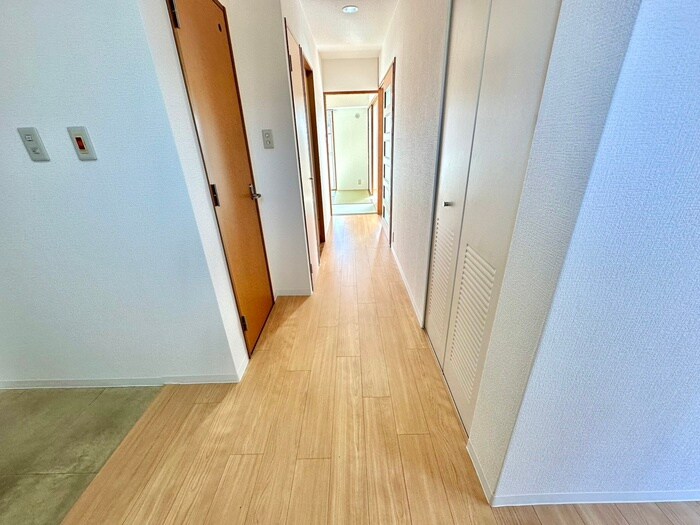 物件内観写真20　(廊下)