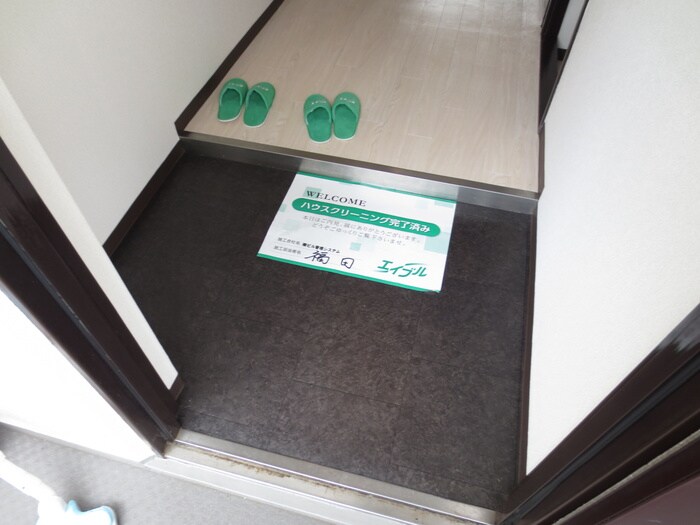 物件内観写真16　(玄関)