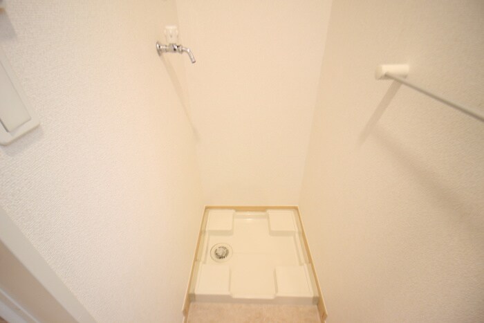 物件内観写真13　(洗濯機置場)