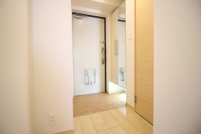 物件内観写真15　(玄関)