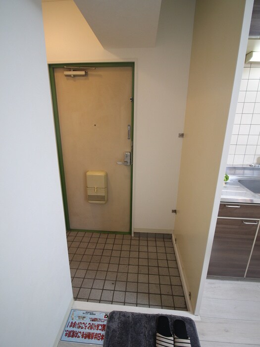 物件内観写真13　(玄関)