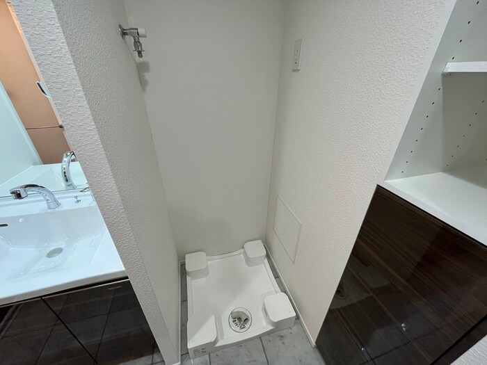 物件内観写真18　(洗濯機置場)