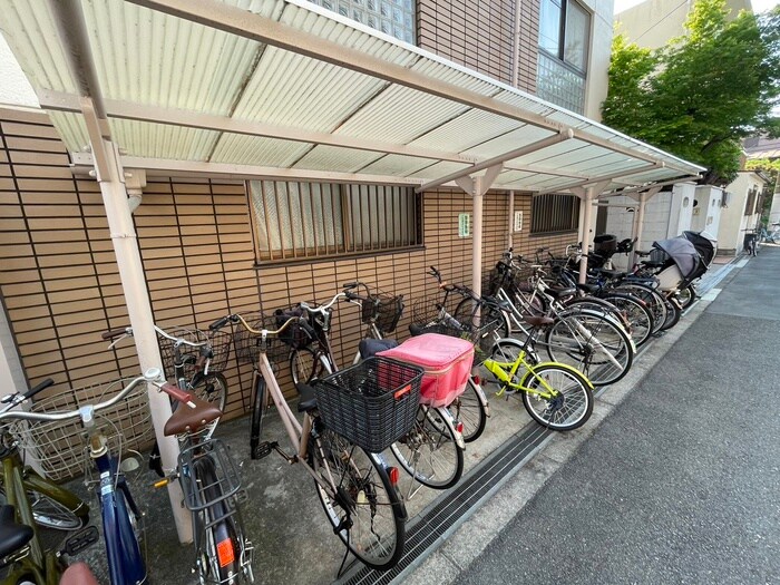 物件外観写真5　(駐輪場)