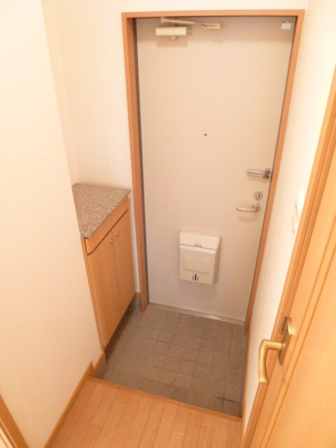 物件内観写真16　(玄関)