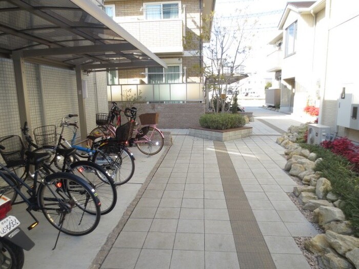 物件外観写真3　(駐輪場)