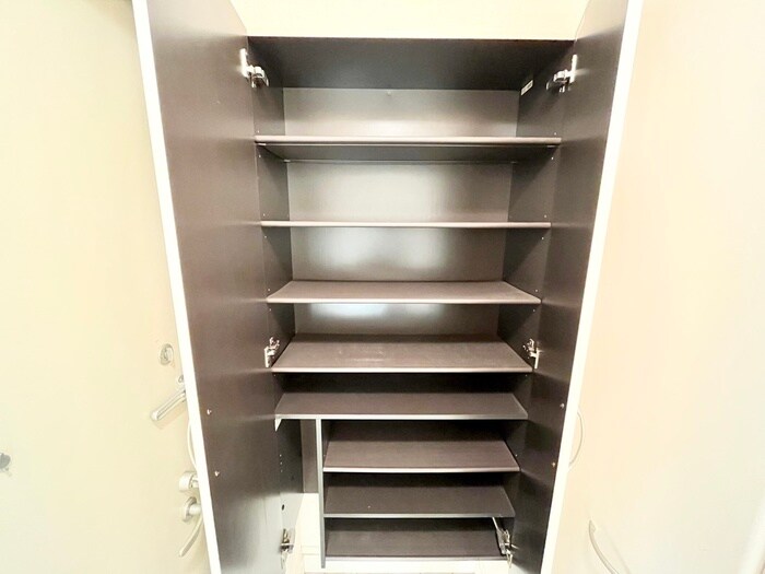 物件内観写真15　(靴箱)