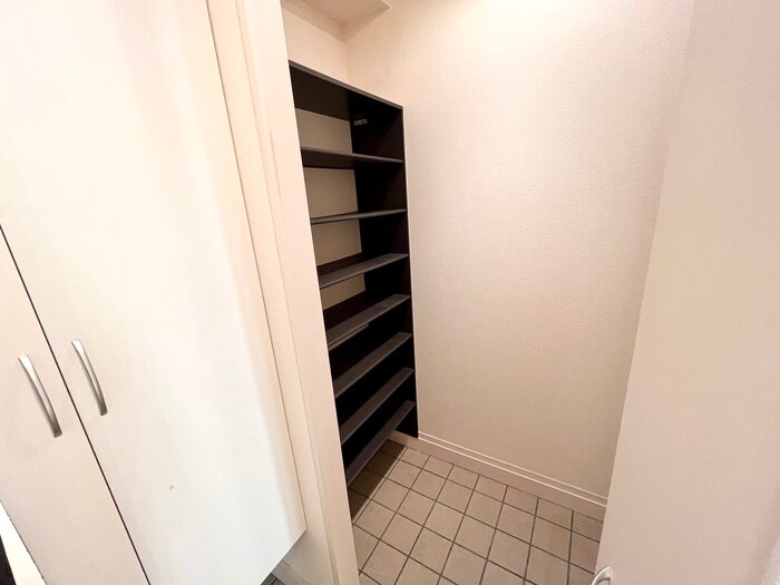 物件内観写真16　(収納)