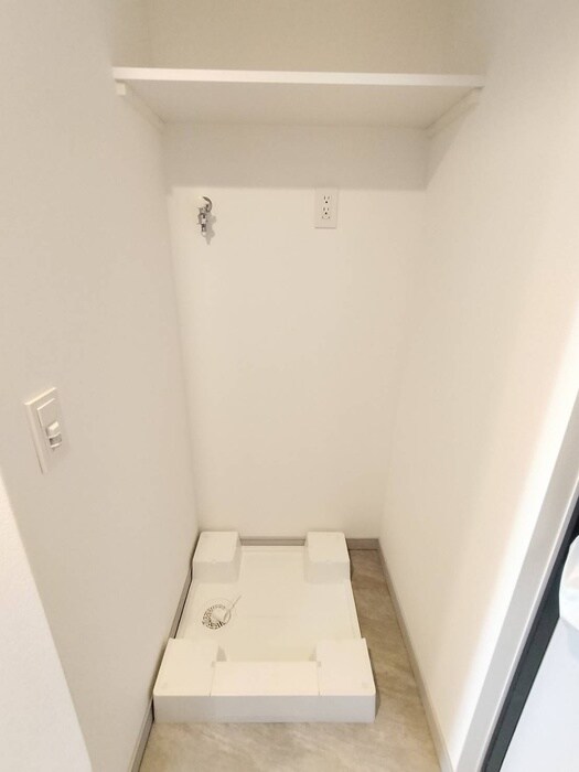 物件内観写真12　(洗濯機置場)