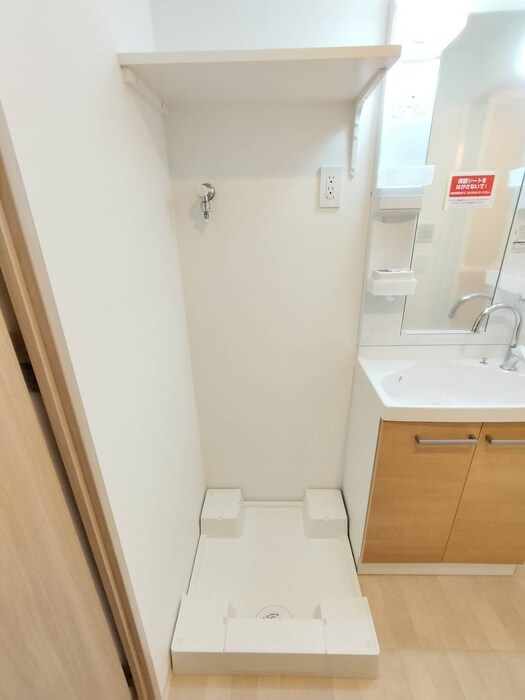 物件内観写真15　(洗濯機置場)