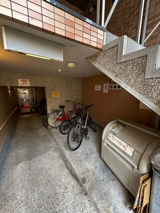物件外観写真3　(駐輪場)