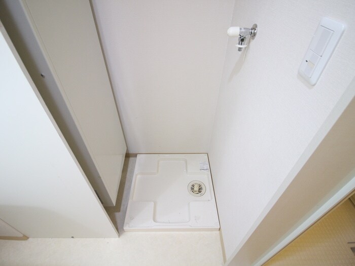 物件内観写真17　(洗濯機置場)