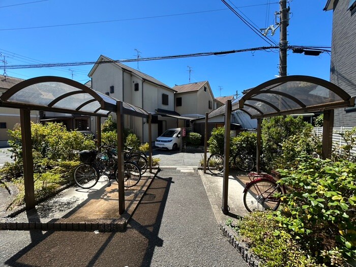 物件外観写真3　(駐輪場)