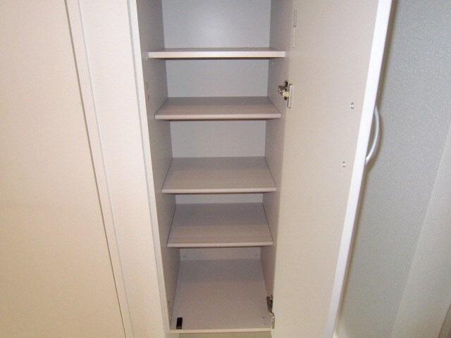 物件内観写真4　(靴箱)