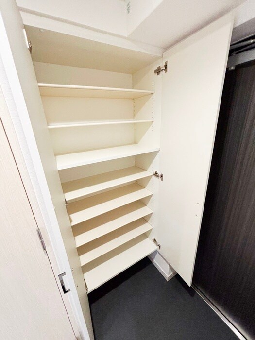 物件内観写真8　(靴箱)