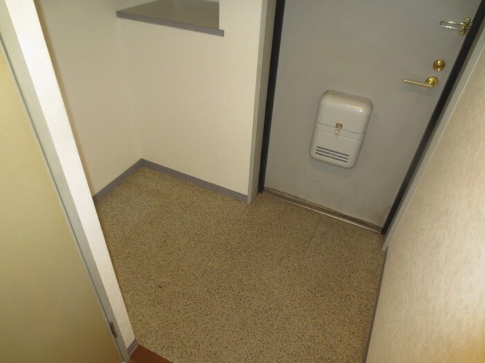 物件内観写真15　(玄関)