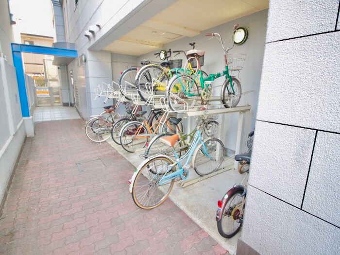 物件外観写真5　(駐輪場)