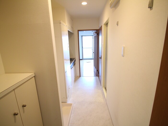 物件内観写真21　(廊下)