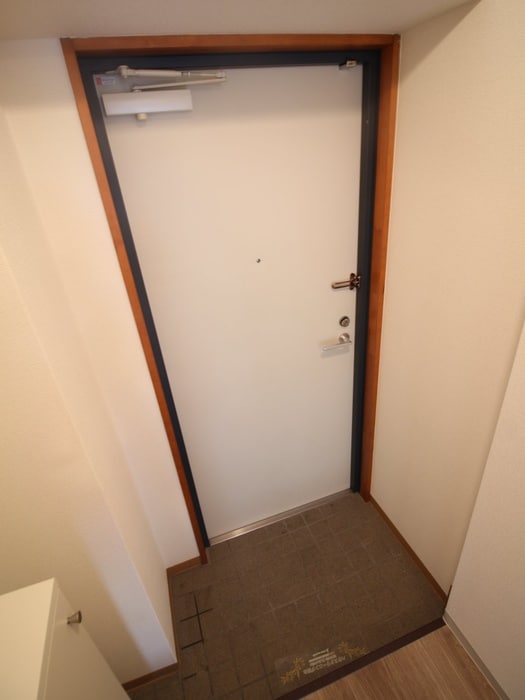 物件内観写真7　(玄関)