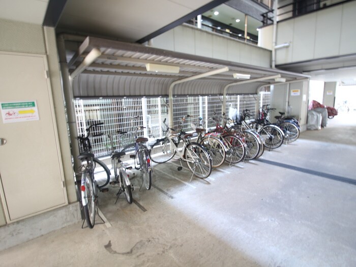 物件外観写真6　(駐輪場)