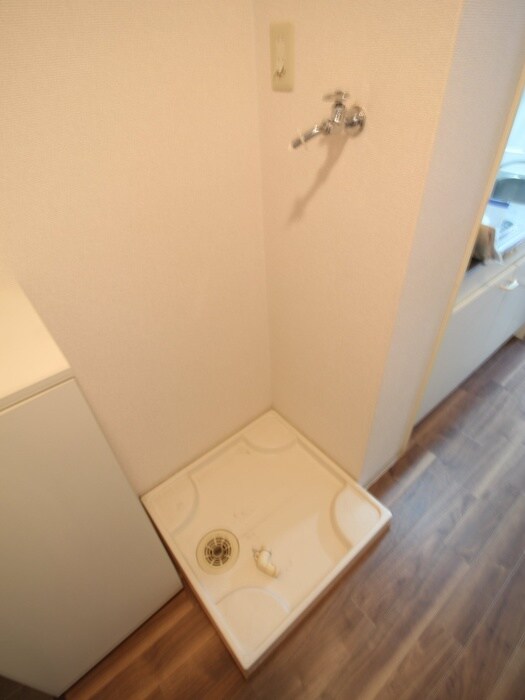 物件内観写真11　(洗濯機置場)