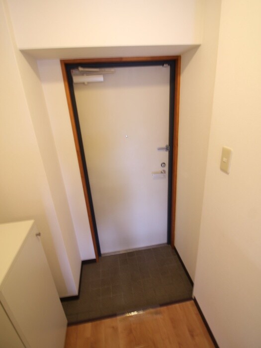 物件内観写真15　(玄関)