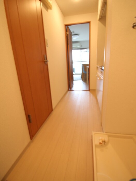物件内観写真16　(廊下)