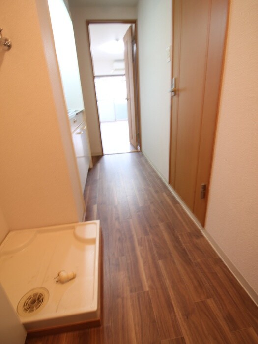 物件内観写真16　(廊下)