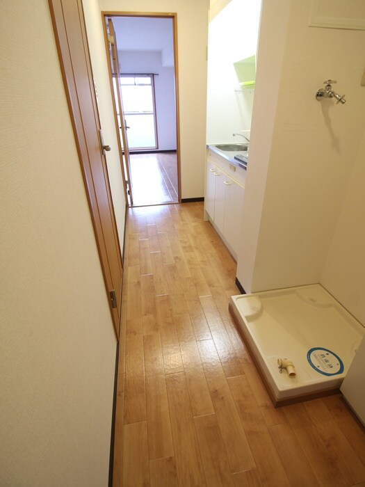 物件内観写真16　(廊下)