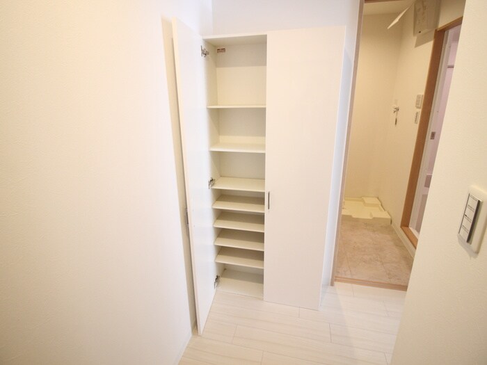 物件内観写真11　(靴箱)