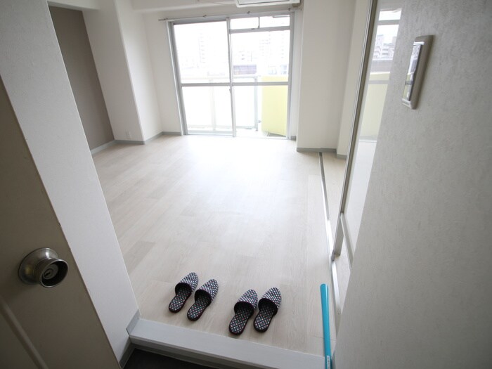 物件内観写真14　(玄関)