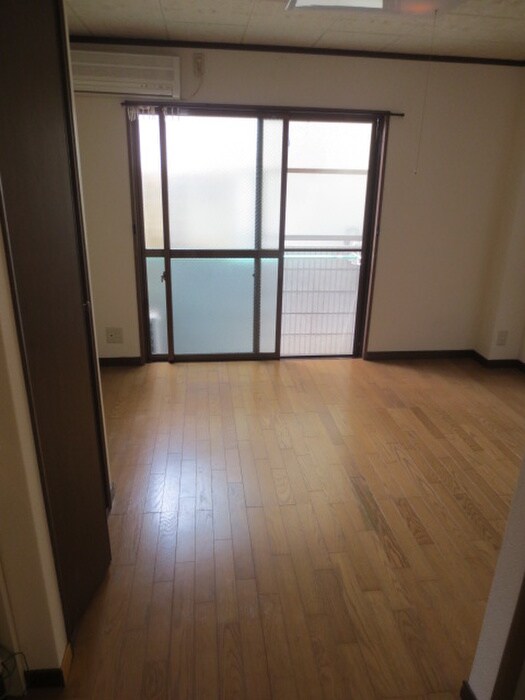 物件内観写真10　(居室)