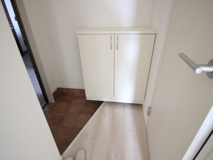 物件内観写真18　(玄関)
