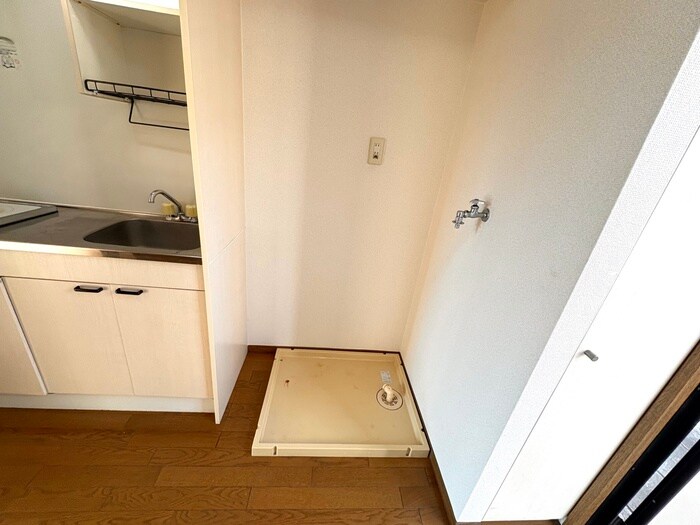 物件内観写真13　(洗濯機置場)