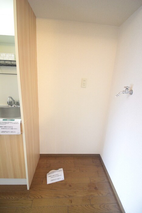 物件内観写真14　(洗濯機置場)