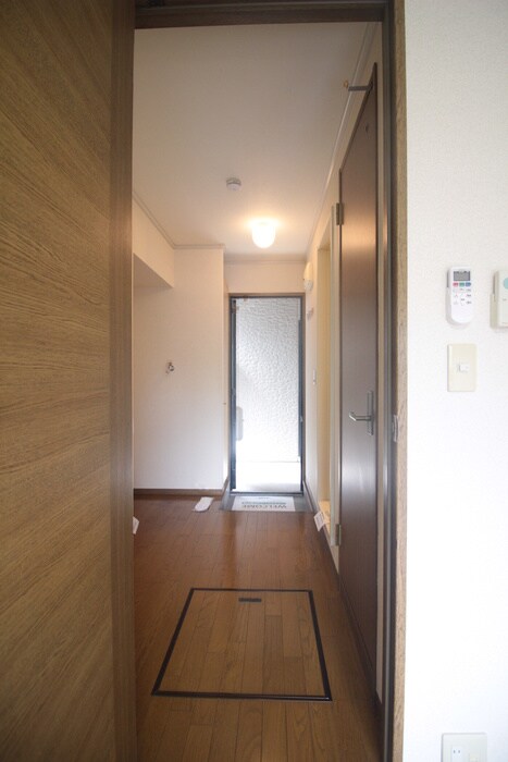 物件内観写真17　(廊下)