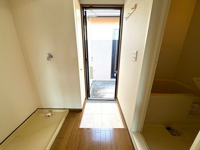 物件内観写真18　(廊下)