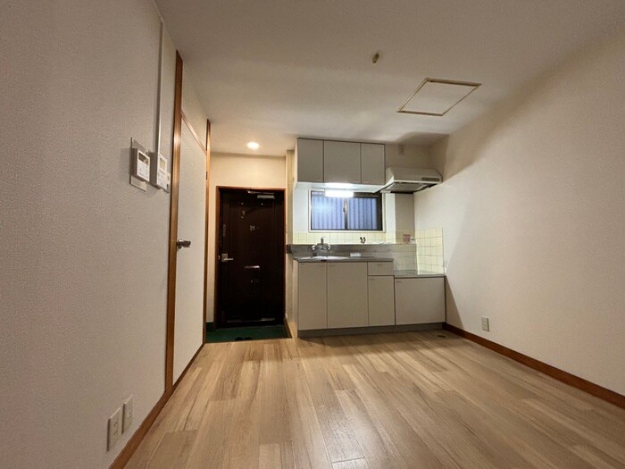 物件内観写真3　(居室)