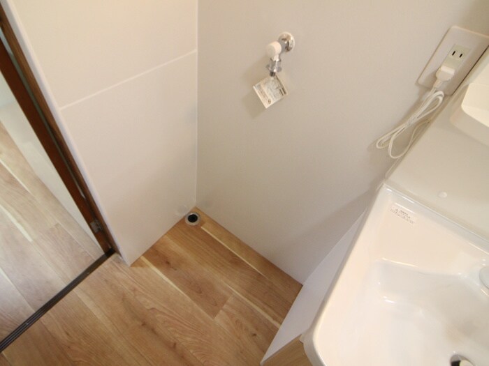 物件内観写真12　(洗濯機置場)