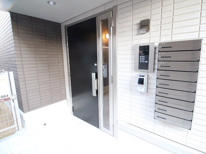 物件外観写真5　(エントランス部分)