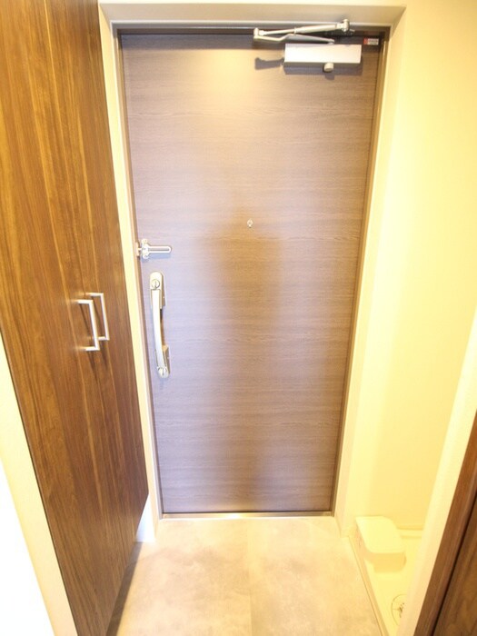 物件内観写真15　(玄関)