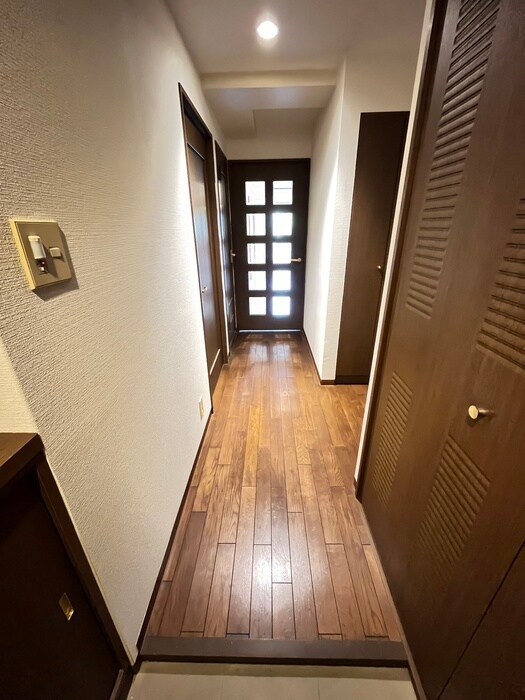 物件内観写真18　(廊下)