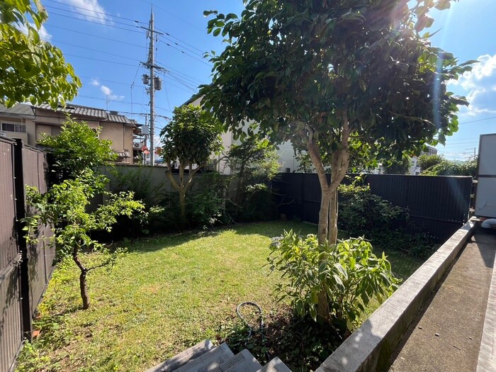 物件内観写真21　(室内からの展望)