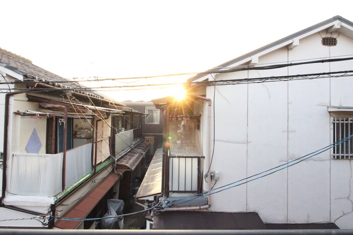 物件内観写真16　(室内からの展望)