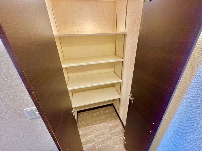 物件内観写真15　(靴箱)