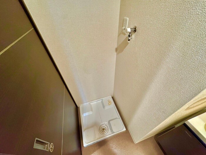 物件内観写真17　(洗濯機置場)