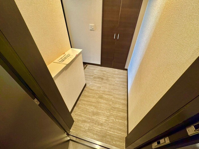 物件内観写真18　(玄関)