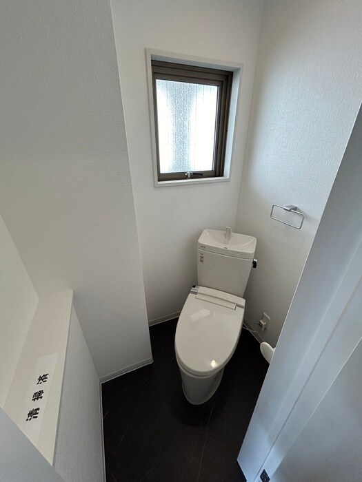 物件内観写真7　(トイレ)