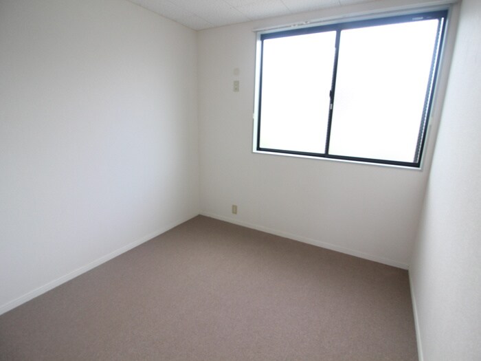 物件内観写真12　(収納)