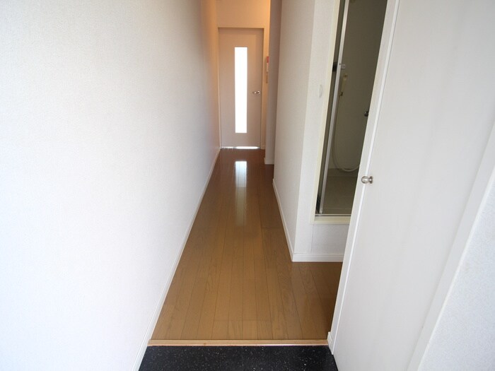 物件内観写真18　(廊下)
